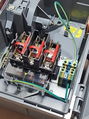NEW Hubbell FDS60