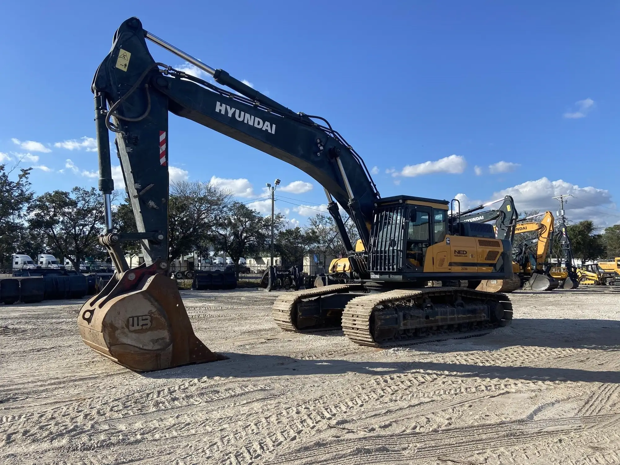 Used 2022 HYUNDAI HX480AL Excavators Florida US | National Equipment Dealers #1422485