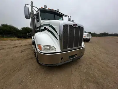 USED 2011 PETERBILT 384