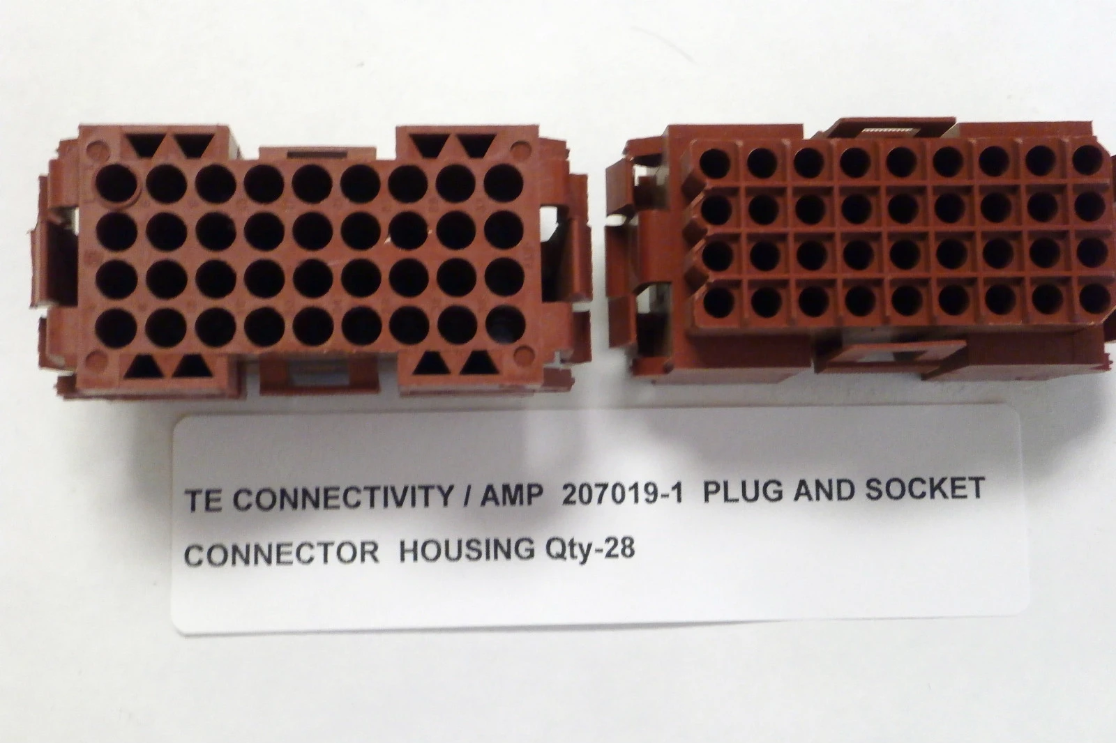 NEW TE Connectivity AMP  207019-1