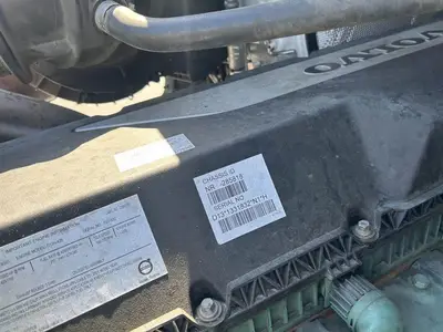 USED 2022 VOLVO VNR42T300