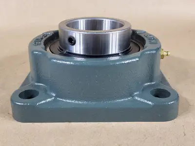 NEW NTN UCFX15-300D1