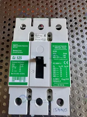 Used CUTLER HAMMER GI 125 MOLDED CASE CIRCUIT BREAKER W/ ON/OFF KNOB Electronics & Components California US | Equipment Lab #1455979