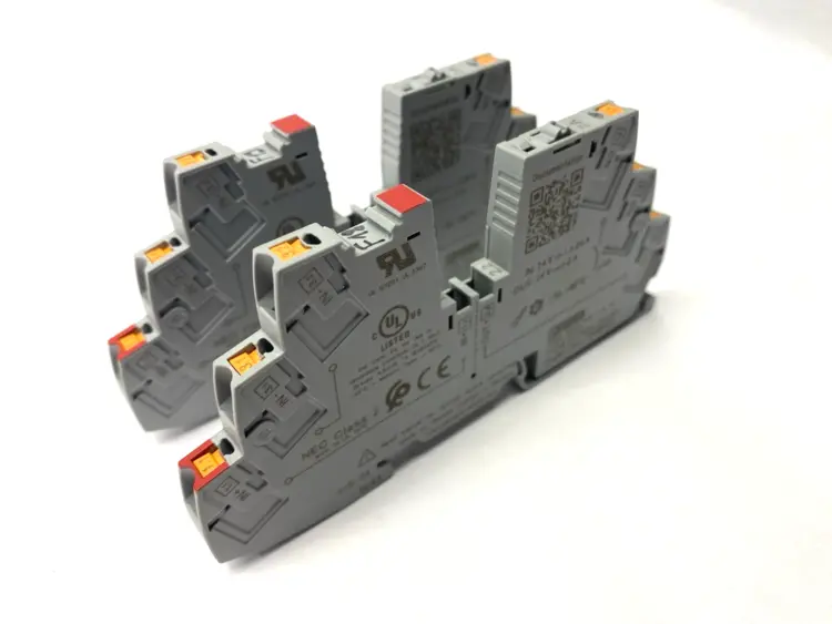 Used PHOENIX CONTACT ELECTRONIC CIRCUIT BREAKER 2909903 LOT OF 2 Circuit Breakers | Maverick Industrial Sales #1103549