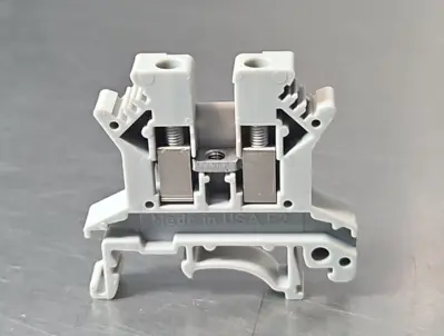 Phoenix Contact UK2.5B terminal block 500V. Loc4C4
