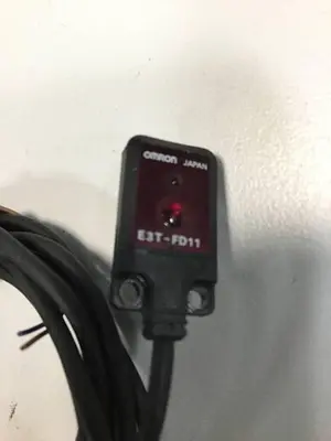 USED OMRON E3T-FD11