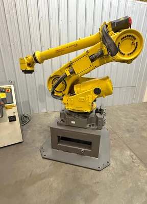 USED FANUC R-2000IB