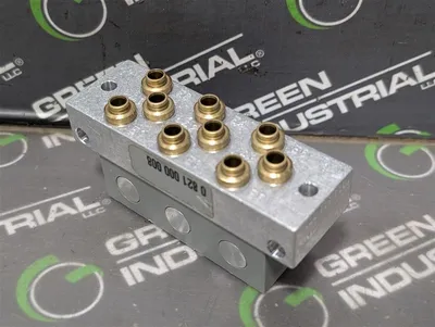 Lot of 4 Bosch 0 821 000 005 Poppet Valve Bodies New