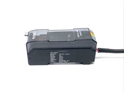 CZ-V21A | Keyence  RGB Digital Sensor Amplifier Unit, NPN - Used