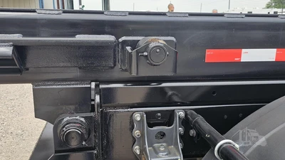 New | in-Stock 2027 MACK MD7 Rolloff Trucks Texas US | Roll Off Truck World #1491899
