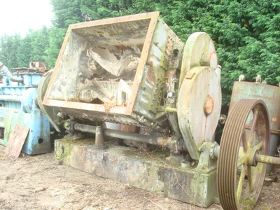 B Perkins 1,600 L Jktd Z Blade Mixer