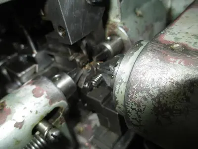 8508-100 OMBI Model FTR10 Boston Link Chain Making Machine