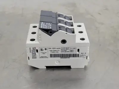 USED ALLEN-BRADLEY 1492-FB3C30-L