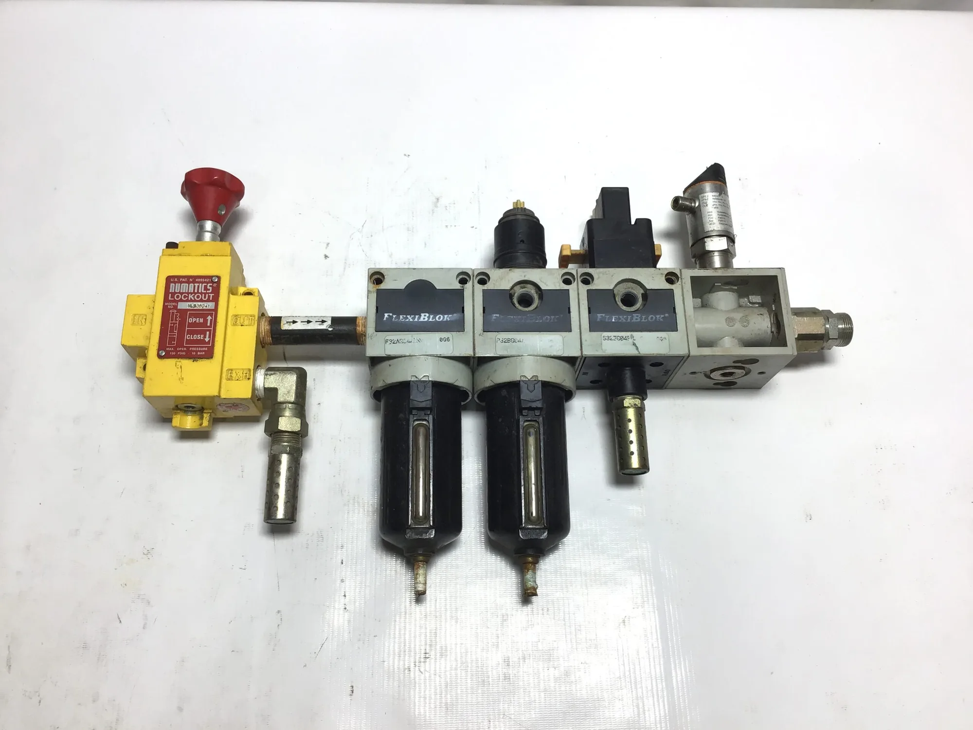 Numatics Flexiblok S32EG04EIGKMQ/P32BG04AGM/F32AG04AM Pneumatic Filter/Regulator, Lubricator