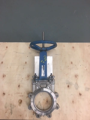 Dezurik 6"-150 Knife Gate Valve Hand Wheel Operated