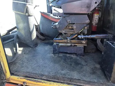 USED 1990 NEW HOLLAND 1118