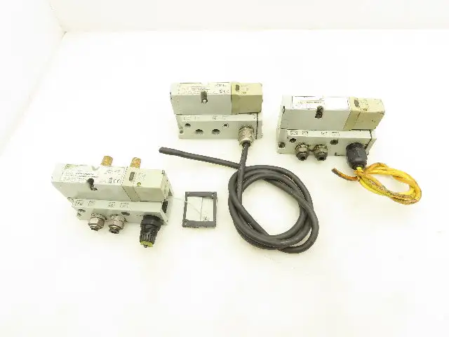 Numatics 122BA4Z2MN00061 Pneumatic Solenoid Valve w/Manifold Base 24VDC Lot of 3