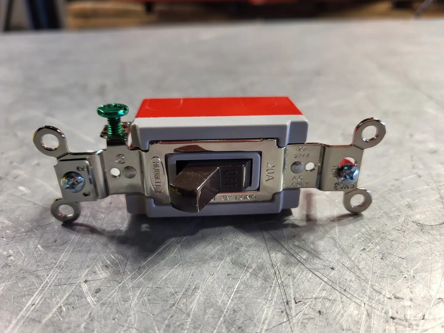 New | in-Stock HUBBELL HBL1221 Switchgears British Columbia CA | Lenmark #242143