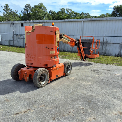 USED 2012 JLG E300AJP