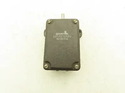 Schmersal MSP 452-11/11Y Rotating Spindle Limit Switch 250V 6A 10mm" Shaft