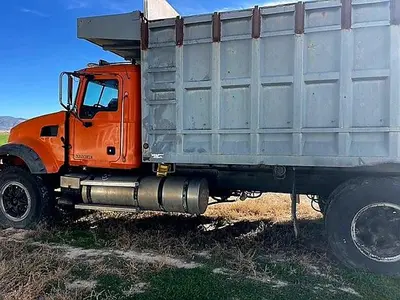 USED 2009 MACK GU713