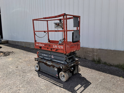 Used 2016 Skyjack SJ3219 Scissor Lifters Wisconsin US | Stack Equipment #1331991