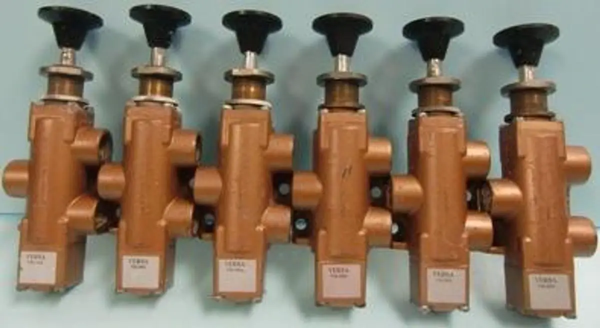 QTY. 6. VERSA PROD. CO. INC. VSI-3501 3 WAY BRASS ...