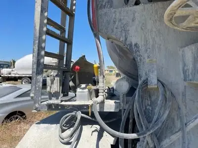 Used 2015 CATERPILLAR CT660S Concrete Mixer Trucks Texas US | Big D Heavy Equipment #1556971