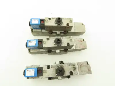 Automatic S31C-DB-6 Pneumatic Directional Solenoid Valve 24VDC  Lot of 3