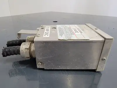 Used PASS & SEYMOUR 7833-MD Switchgears British Columbia CA | Lenmark #243432