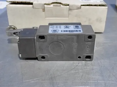 Used EUCHNER 090747 Relays & Switches Ohio US | HGR 24 #907406