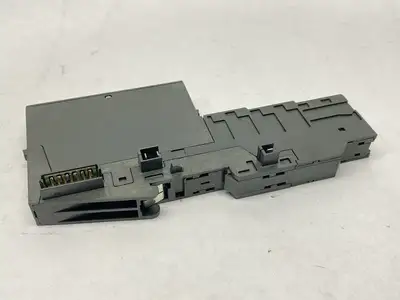 6ES7132-4BD01-0AA0 | Siemens  Digital Electronic Module w/ 6ES7193-4CA50-0AA0 - Used