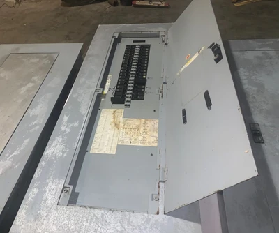 GE A-Series II Main Lug Breaker Panel 225A, 208Y/120VAC, 42 Sp
