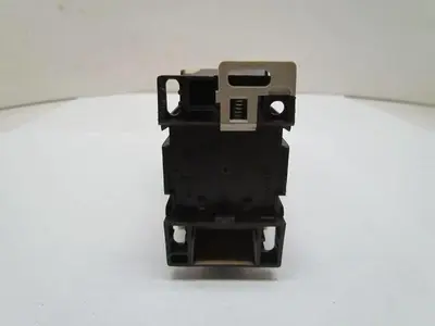 Telemecanique LP1D0901BDREQ3526G22 Contactor Relay 24 VDC Coil