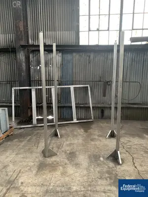 USED Laminar Flow INC LAMINAR FLOW SOFT WALL ISOLATION CHAMBER WITH HEPA FILTER