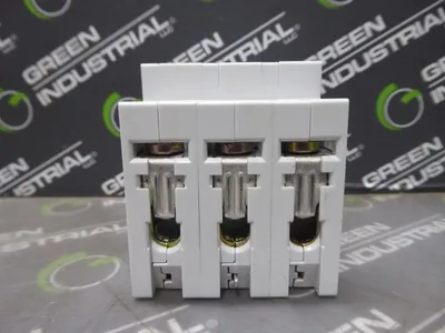 Box of 4 Siemens 5SX2 325-7 Miniature Circuit Breaker 25A 400VAC 3 Pole New NIB