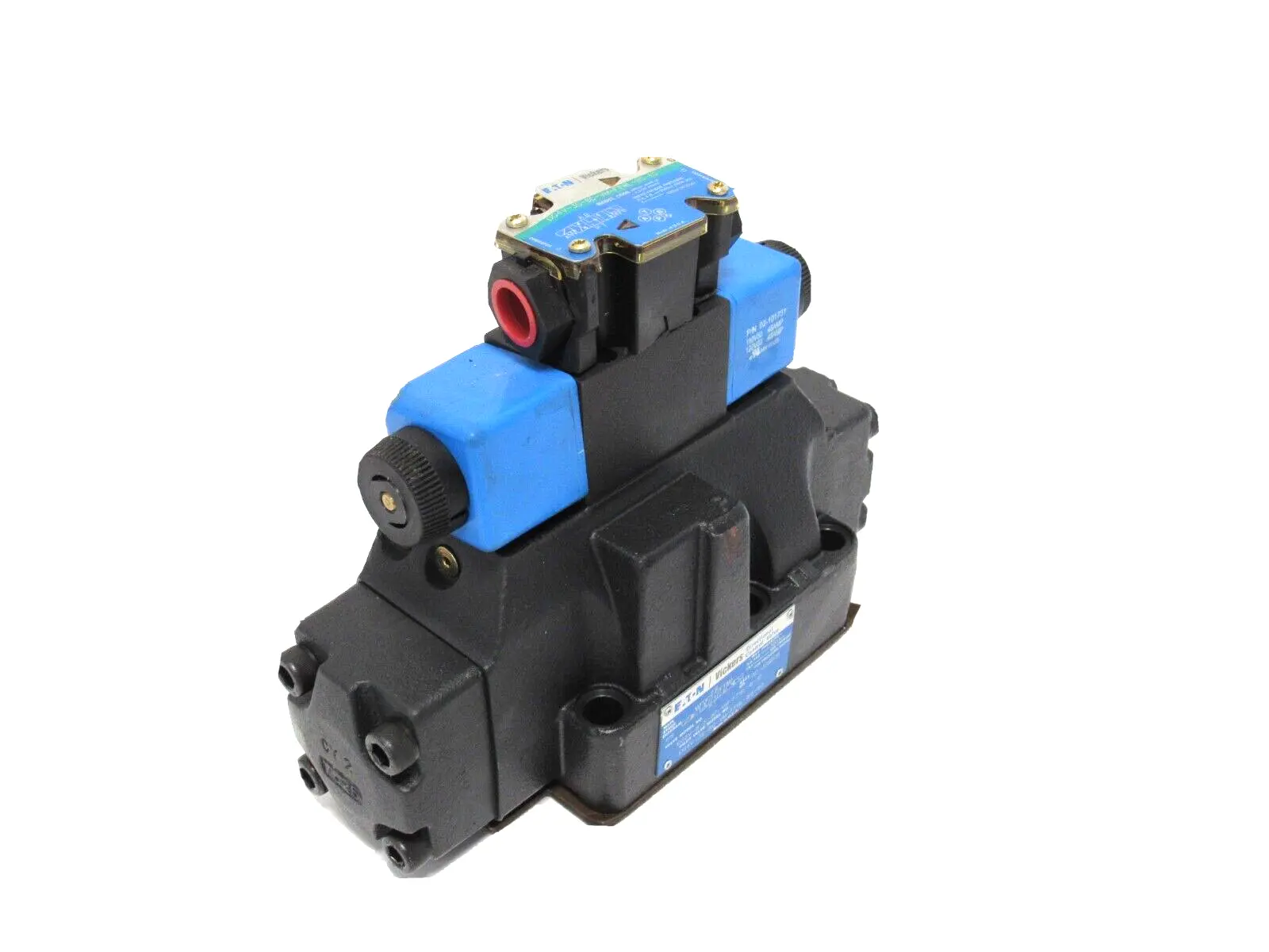 NEW VICKERS 02-339826 SOLENOID VALVE DG5V-8-S-8C-VM-FTWL-B-10 DG4V3S6CVMFTWLB560