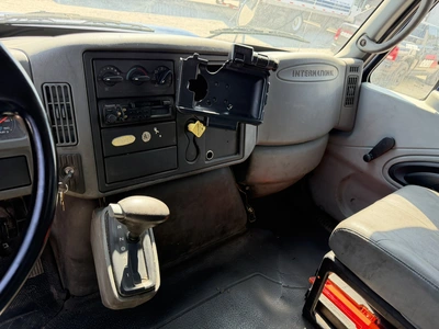 Used 2006 INTERNATIONAL 4300 SBA4X2 Box trucks Indiana US | Miedema Asset Management Group #1414593