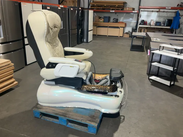 Used GULFSTREAM 9660-5 PEDICURE MASSAGE CHAIR Salon & Spa (Misc) Michigan US | Miedema Asset Management Group #1455017
