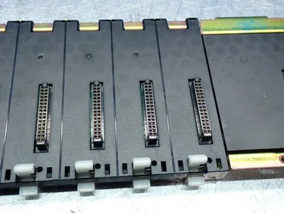 USED OMRON C200HWBC101V1