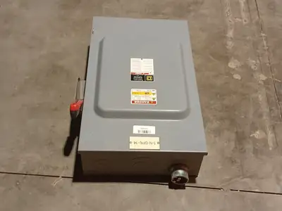 USED SQUARE D CH324N