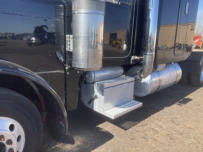 USED 2000 PETERBILT 379
