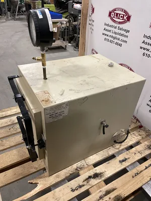 National NAPCO 5851 Laboratory Vacuum Oven 120V 1PH 392°F