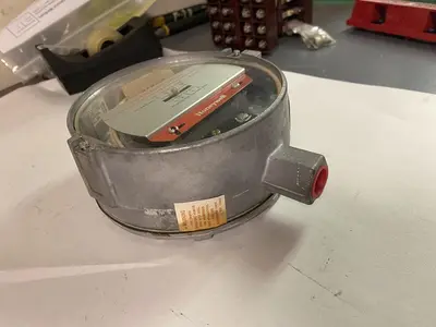 New | in-Stock HONEYWELL C437G-1028 Miscellaneous Equipment (Electrical & Power) Ohio US | Surplus Asset Holdings #1239241