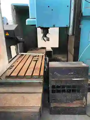 Hurco 40 SLV Vertical Machining Center Regular 40 SLV Table Size: 23.7″ x 55.2″ Table Load Capacity: 1,100 LBS Hurco 40 SLV Vertical Machining Center | Steam Well LLC (2)