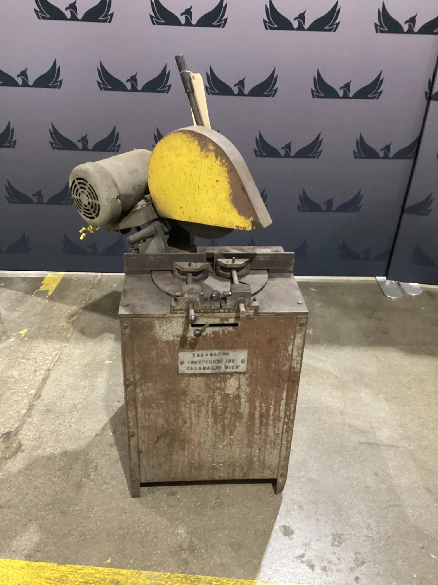 KALAMAZOO INDUSTRIES CIRCULAR COLD SAW USED