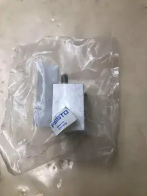 FESTO ADVC-20-25-A-P Compact Pneumatic Air Cylinder 20mm X 25mm 145PSI -NIB