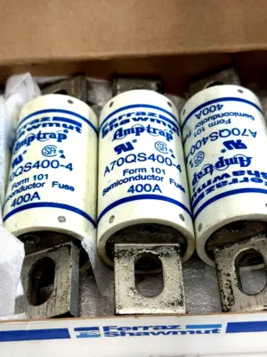 NEW LOT OF 5 FERRAZ SHAWMUT A700QS400-4 SEMICONDUCTOR FUSES 400 AMP A700QS4004