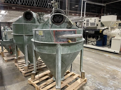 30 Cu. Ft. Capacity Smoot Surge Hopper