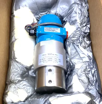 USED EMERSON TESCOM INTEGRATED REGULATOR, ER 3020SI-1 ELECTROPNEU. CONTROLLER